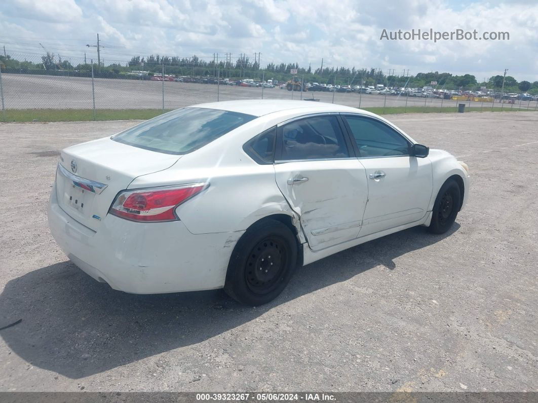 2014 Nissan Altima 2.5 S White vin: 1N4AL3AP9EN221735