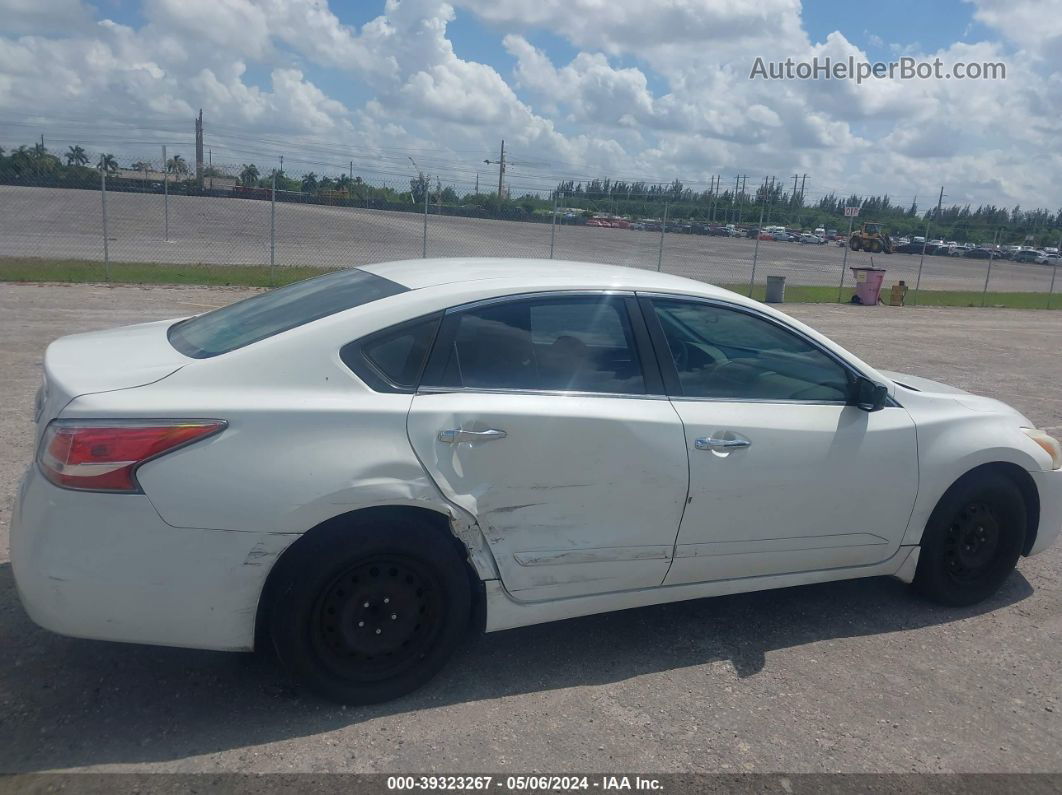 2014 Nissan Altima 2.5 S White vin: 1N4AL3AP9EN221735