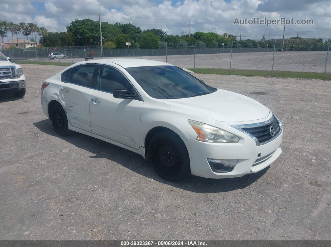 2014 Nissan Altima 2.5 S White vin: 1N4AL3AP9EN221735