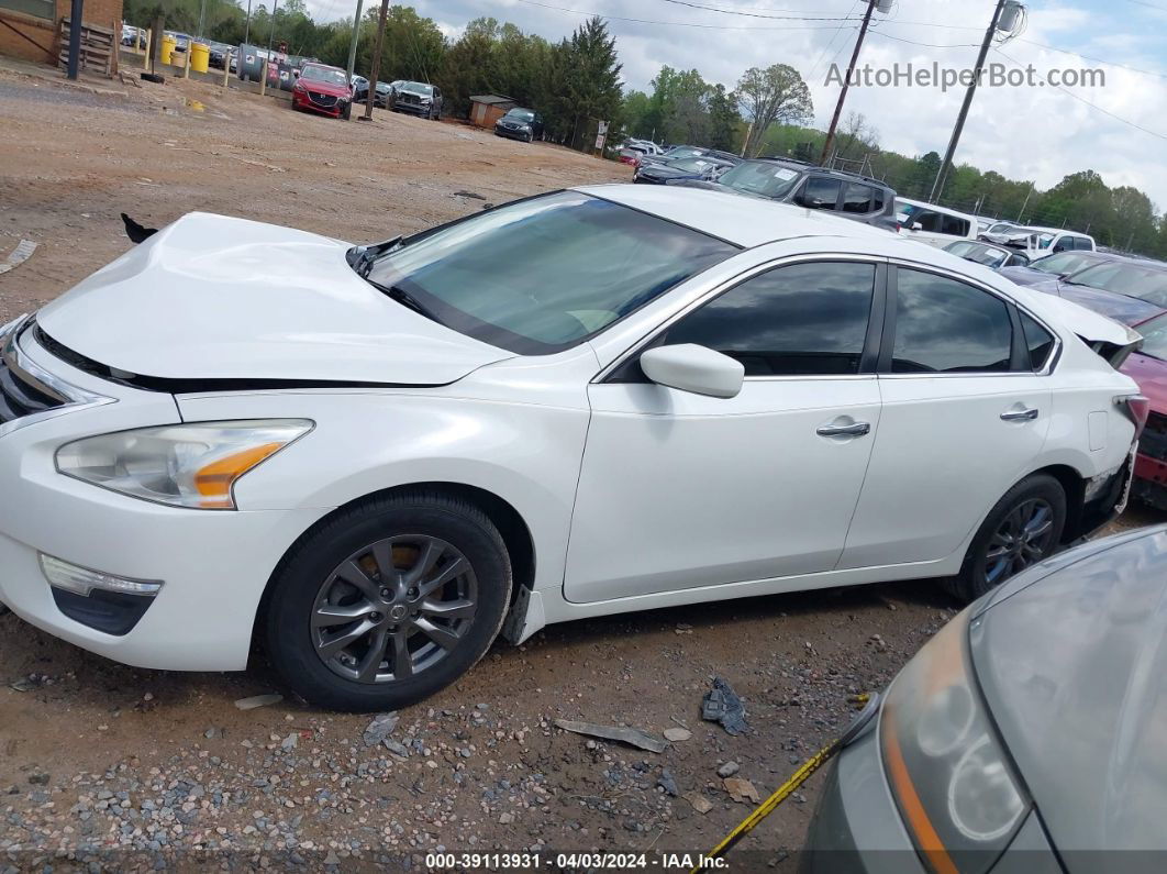 2015 Nissan Altima 2.5 S White vin: 1N4AL3AP9FC198244