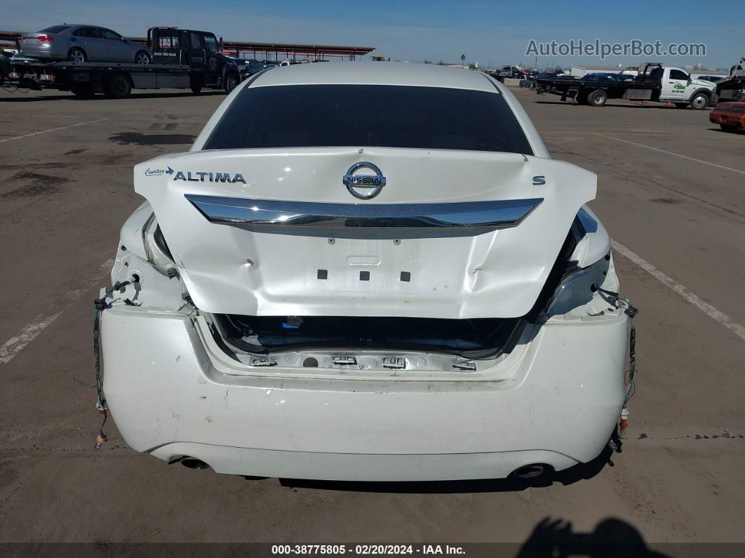 2015 Nissan Altima 2.5 S Белый vin: 1N4AL3AP9FC572206