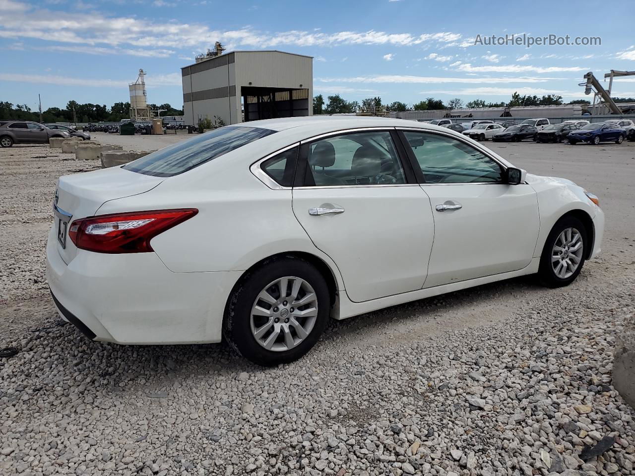 2017 Nissan Altima 2.5 White vin: 1N4AL3AP9HN351793