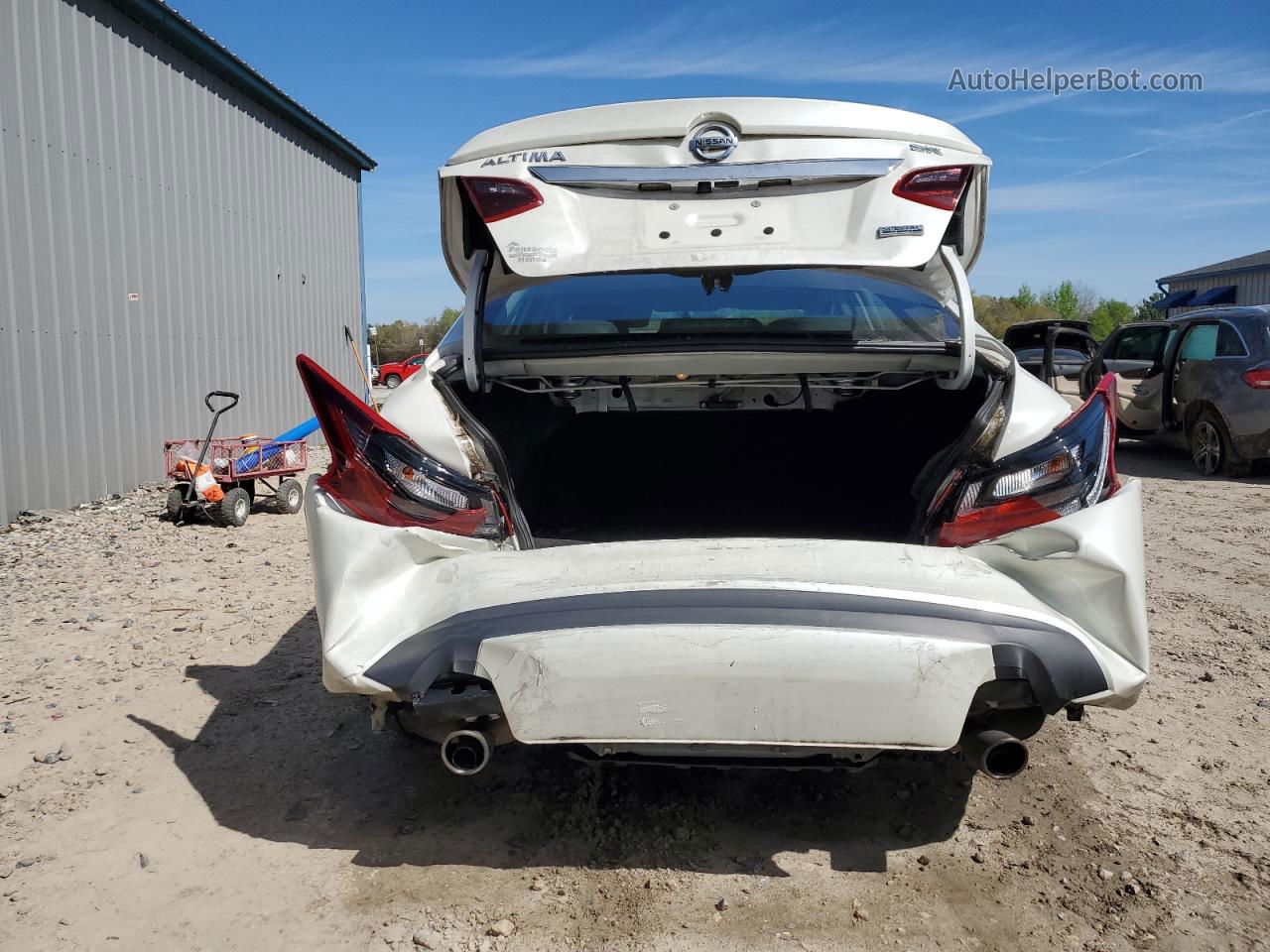 2018 Nissan Altima 2.5 White vin: 1N4AL3AP9JC138456