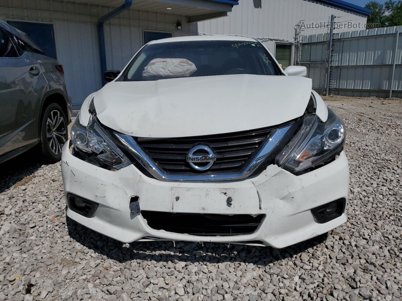 2018 Nissan Altima 2.5 Белый vin: 1N4AL3AP9JC186796