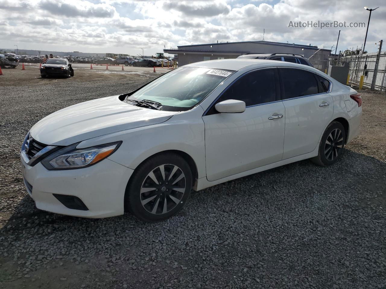 2018 Nissan Altima 2.5 White vin: 1N4AL3AP9JC190153