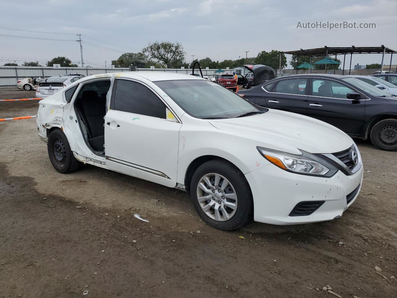 2018 Nissan Altima 2.5 White vin: 1N4AL3AP9JC205458