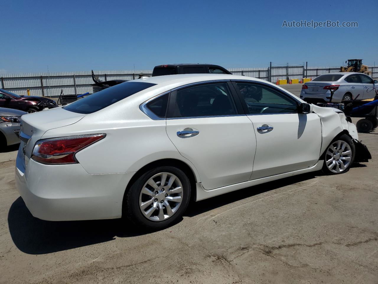 2015 Nissan Altima 2.5 White vin: 1N4AL3APXFC236001