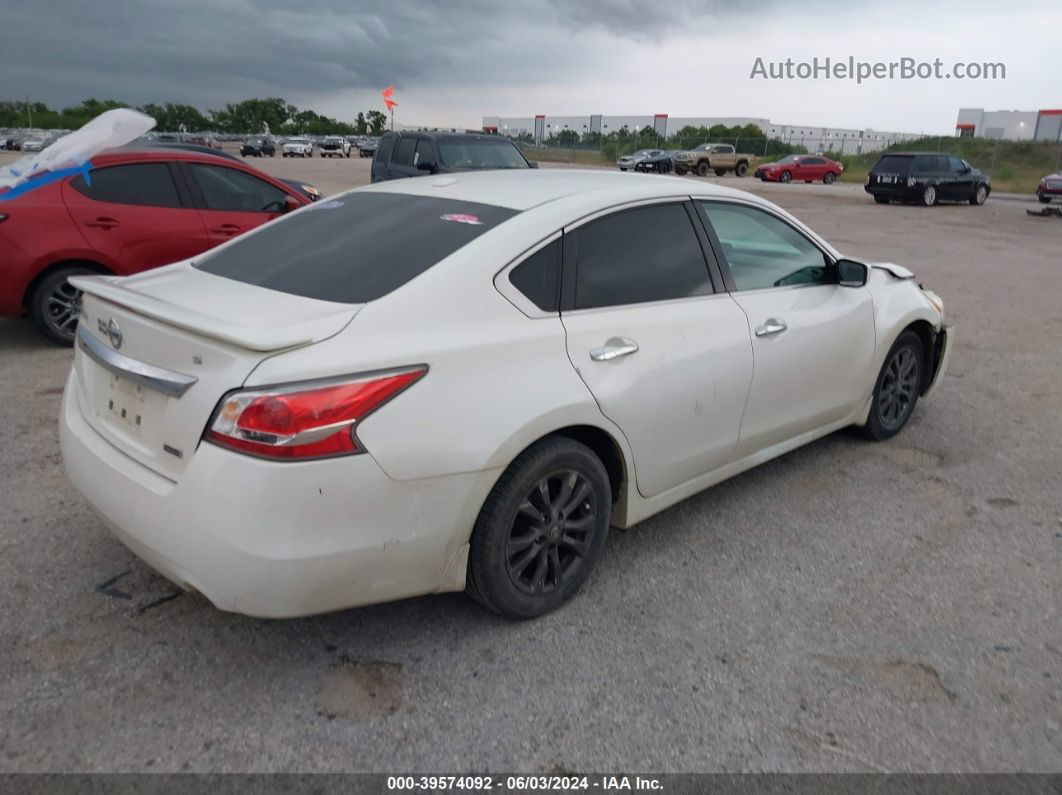 2015 Nissan Altima 2.5 S White vin: 1N4AL3APXFC467321