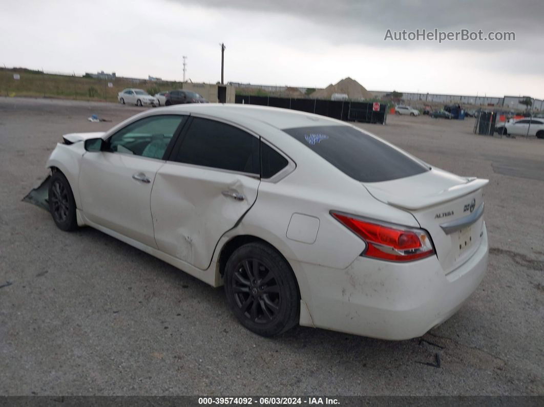 2015 Nissan Altima 2.5 S White vin: 1N4AL3APXFC467321