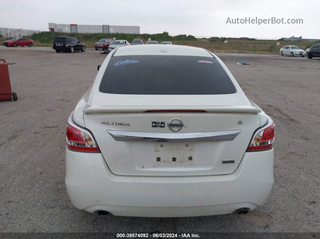 2015 Nissan Altima 2.5 S White vin: 1N4AL3APXFC467321