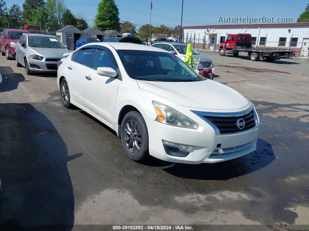 2015 Nissan Altima 2.5 S White vin: 1N4AL3APXFC577687