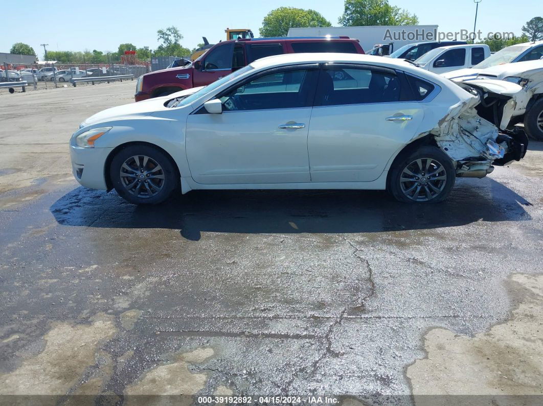 2015 Nissan Altima 2.5 S White vin: 1N4AL3APXFC577687