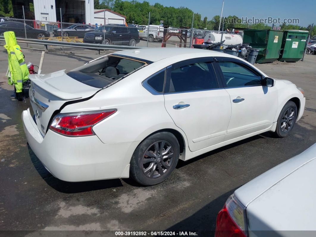 2015 Nissan Altima 2.5 S White vin: 1N4AL3APXFC577687