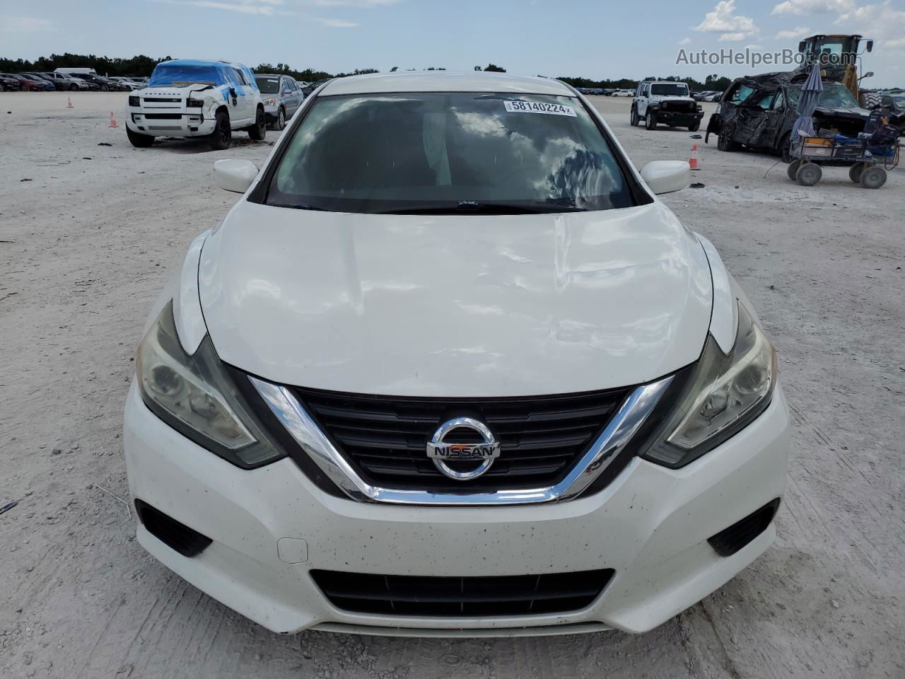 2017 Nissan Altima 2.5 Белый vin: 1N4AL3APXHC153624