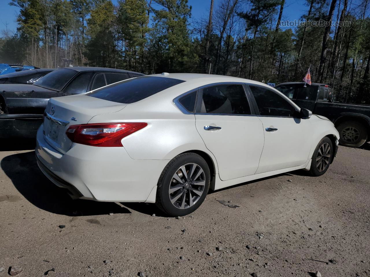 2017 Nissan Altima 2.5 White vin: 1N4AL3APXHC470884