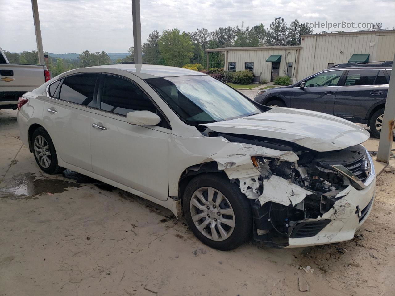 2018 Nissan Altima 2.5 White vin: 1N4AL3APXJC220695