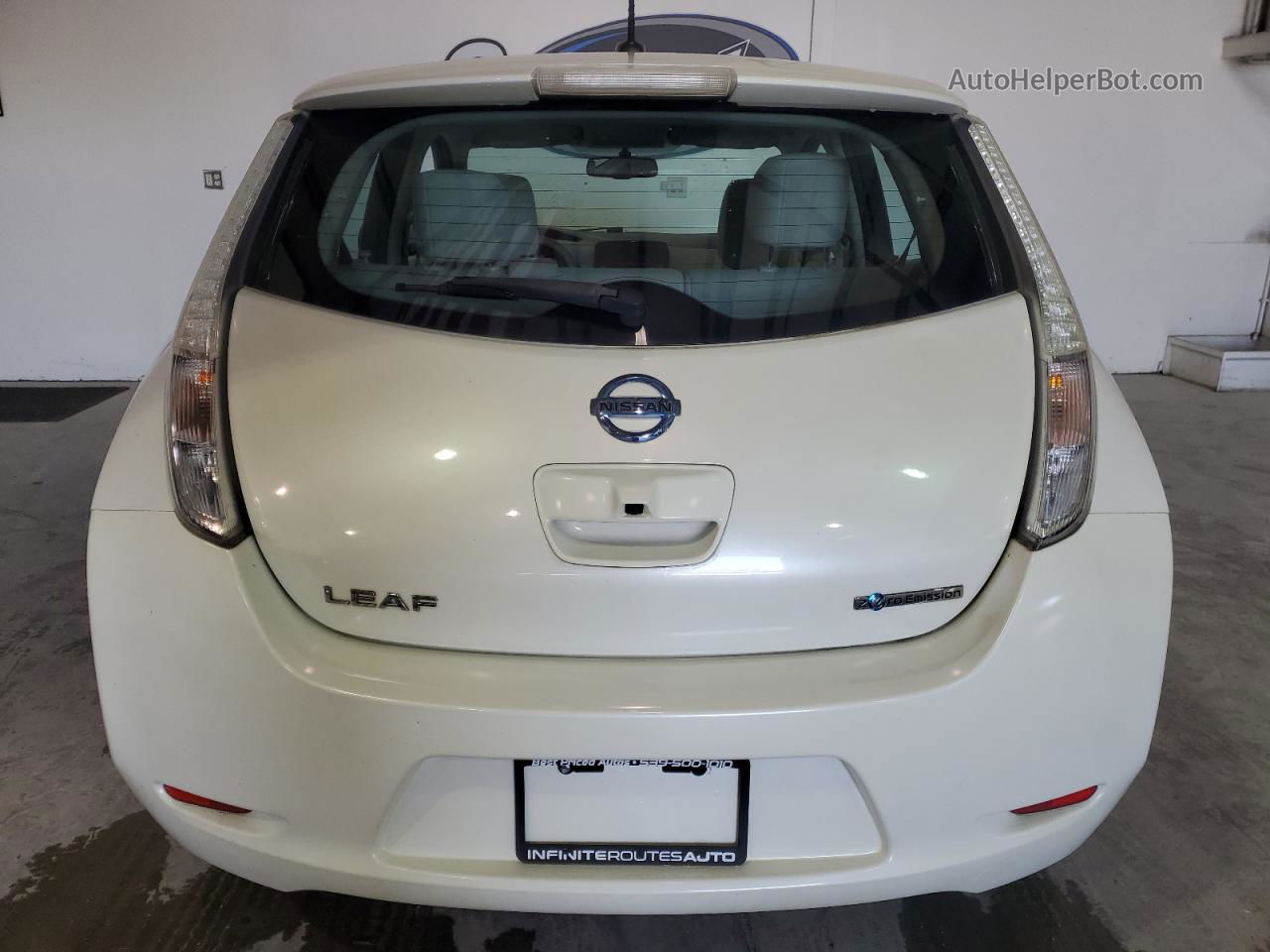 2015 Nissan Leaf S White vin: 1N4AZ0CP3FC322163