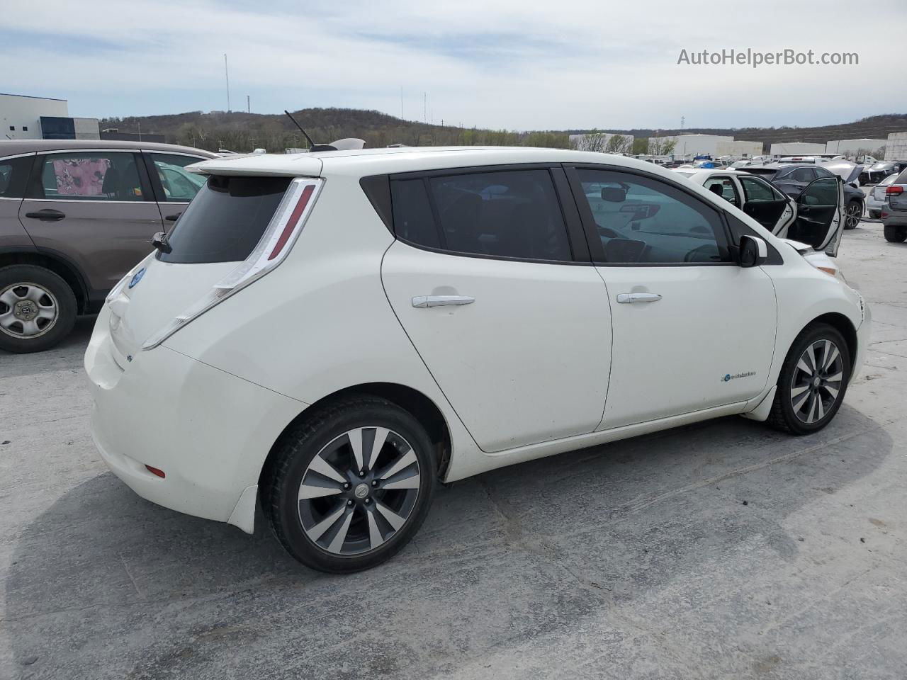 2015 Nissan Leaf S White vin: 1N4AZ0CPXFC330910