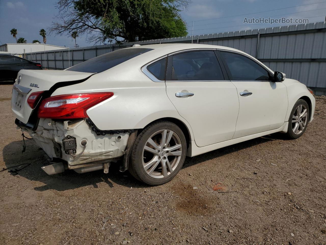 2017 Nissan Altima 3.5sl White vin: 1N4BL3AP2HC229289