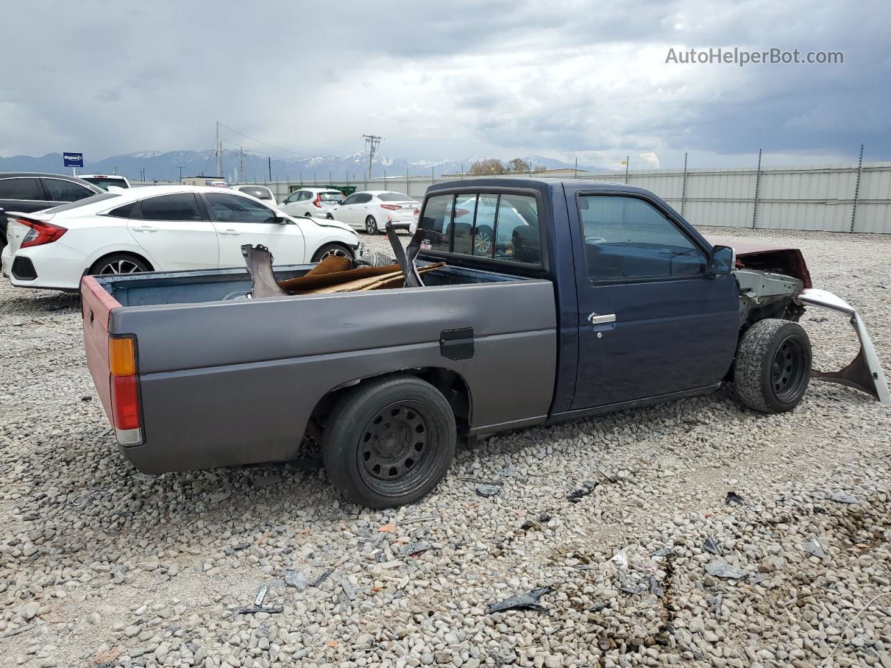 1991 Nissan Truck Short Wheelbase Two Tone vin: 1N6SD11S4MC323231