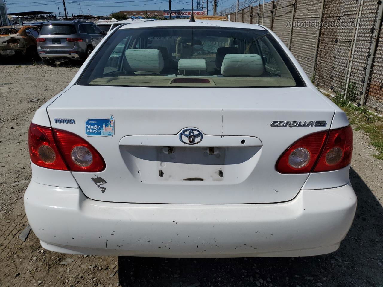 2008 Toyota Corolla Ce White vin: 1NXBR32E28Z008755