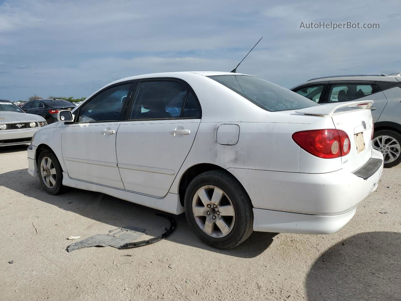 2005 Toyota Corolla Ce White vin: 1NXBR32E35Z496478