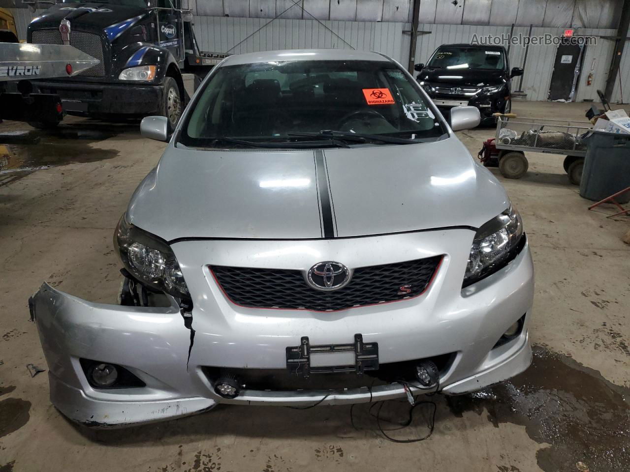 2010 Toyota Corolla Base Серебряный vin: 1NXBU4EE2AZ188129