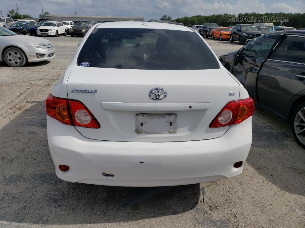 2010 Toyota Corolla Base White vin: 1NXBU4EE3AZ284416