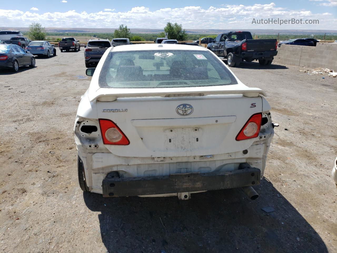 2010 Toyota Corolla Base White vin: 1NXBU4EE9AZ247841