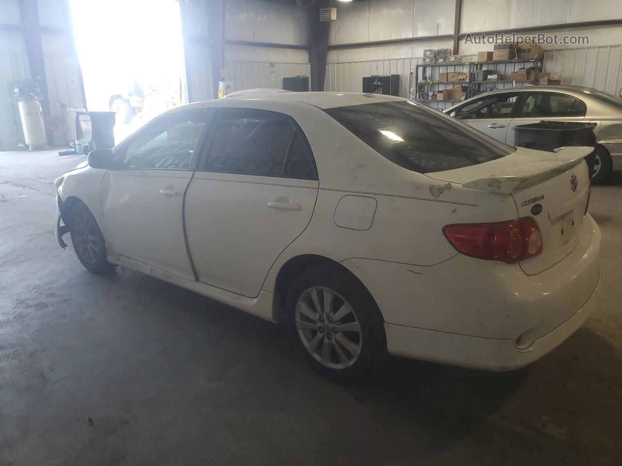 2010 Toyota Corolla Base White vin: 1NXBU4EEXAZ274479