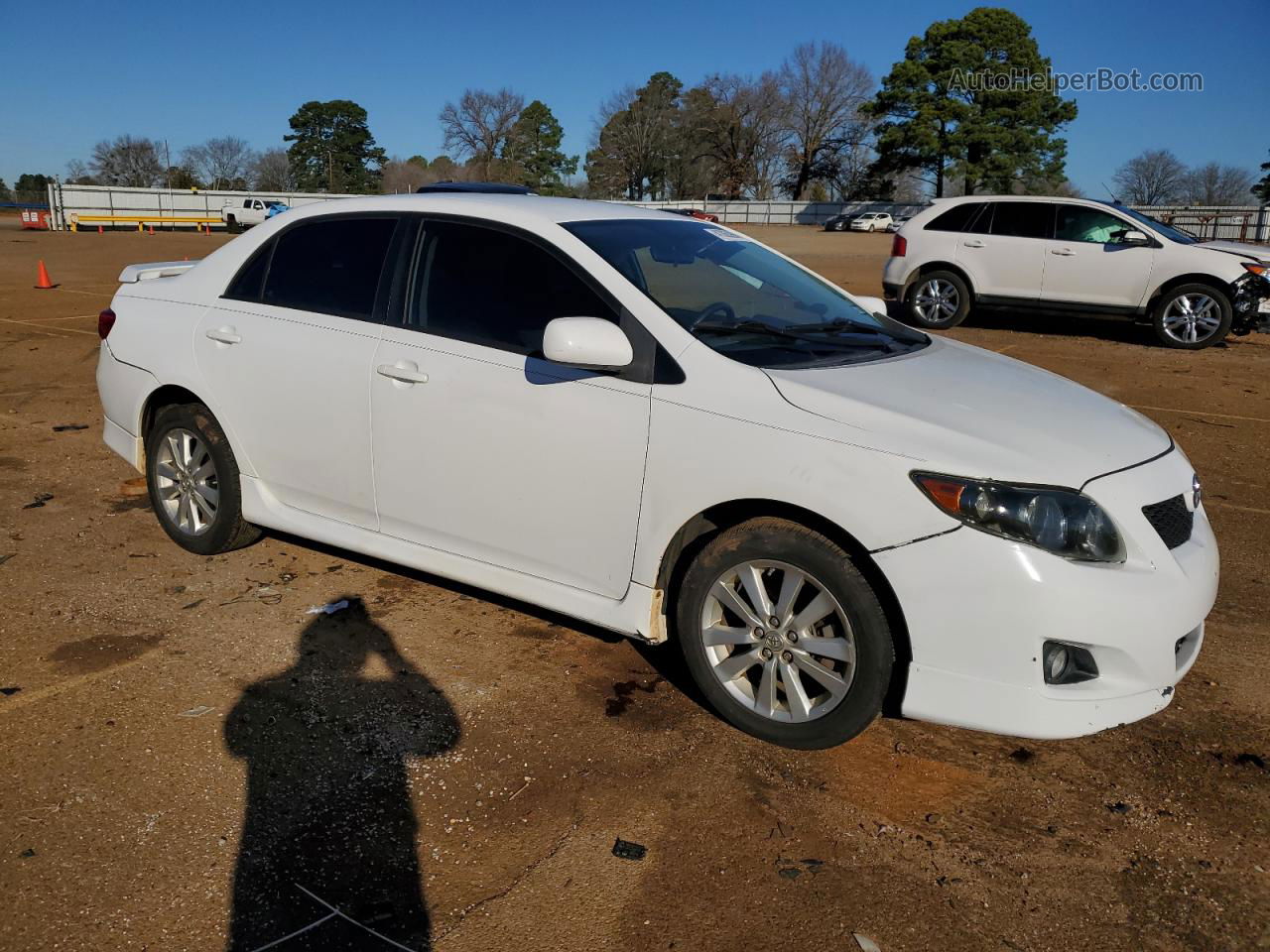 2010 Toyota Corolla Base Белый vin: 1NXBU4EEXAZ289872