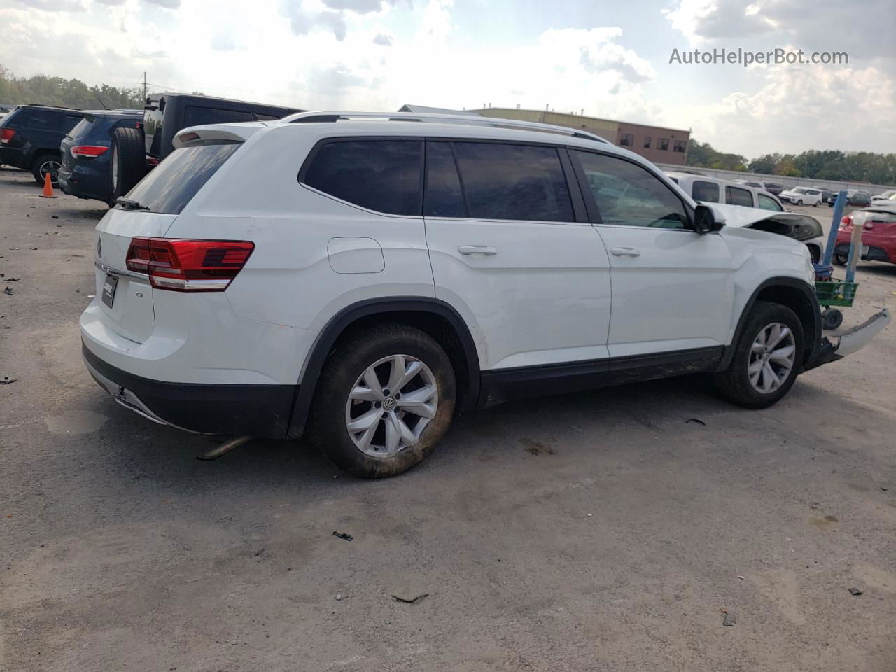 2018 Volkswagen Atlas S White vin: 1V2AP2CA0JC556162