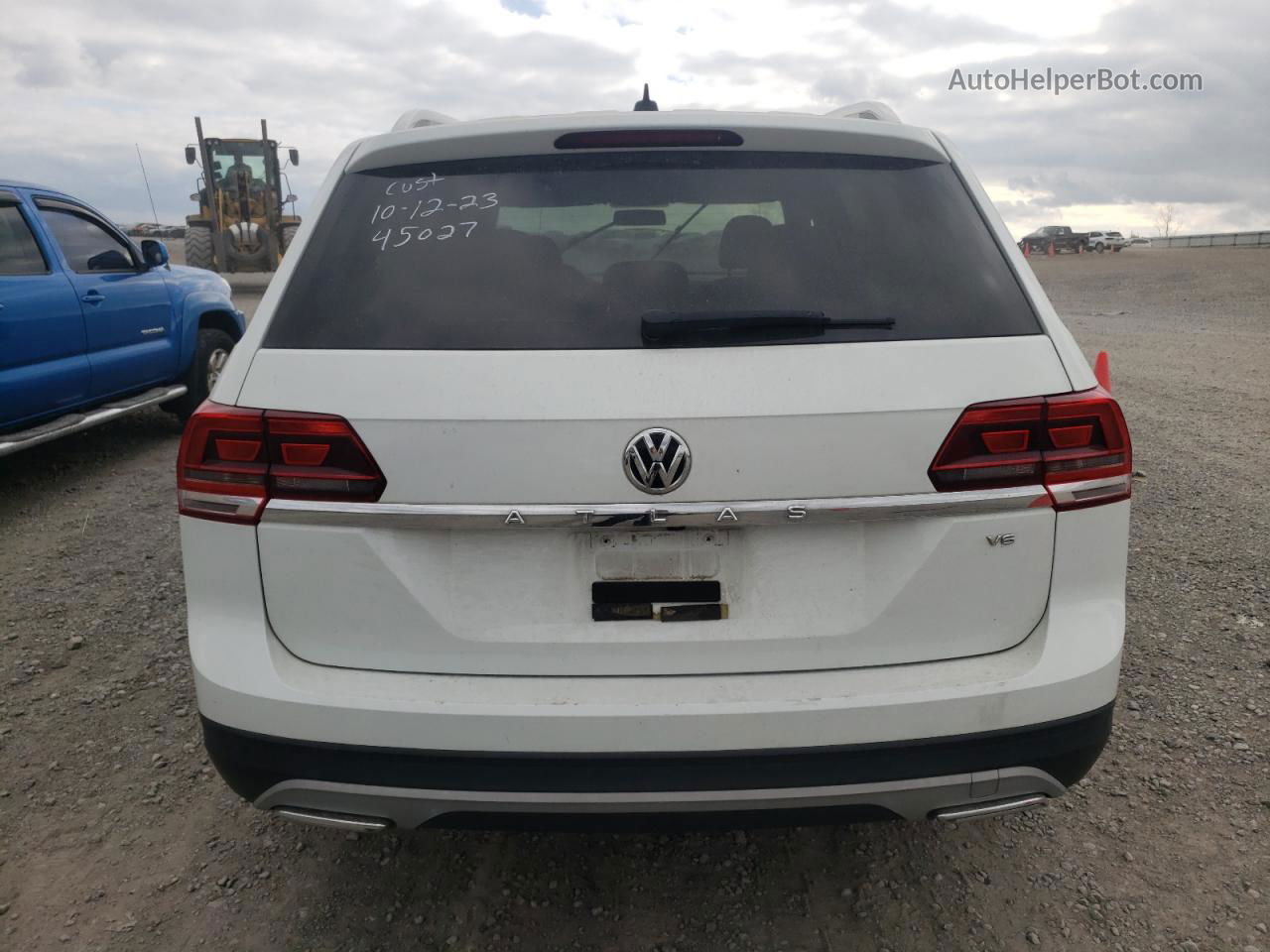 2018 Volkswagen Atlas  White vin: 1V2BR2CA2JC514607