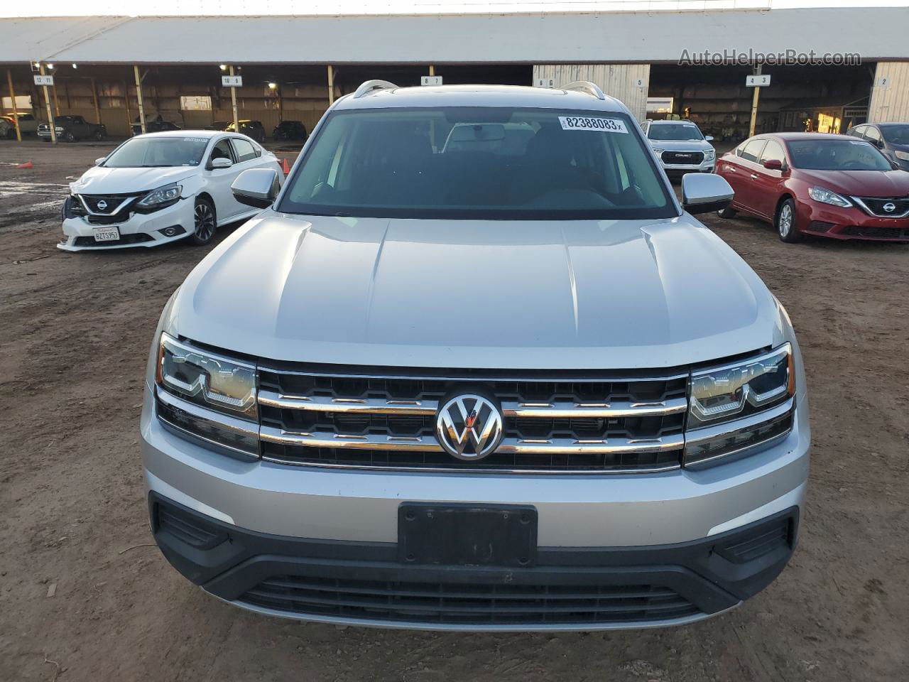 2018 Volkswagen Atlas  Серебряный vin: 1V2BR2CA4JC502300