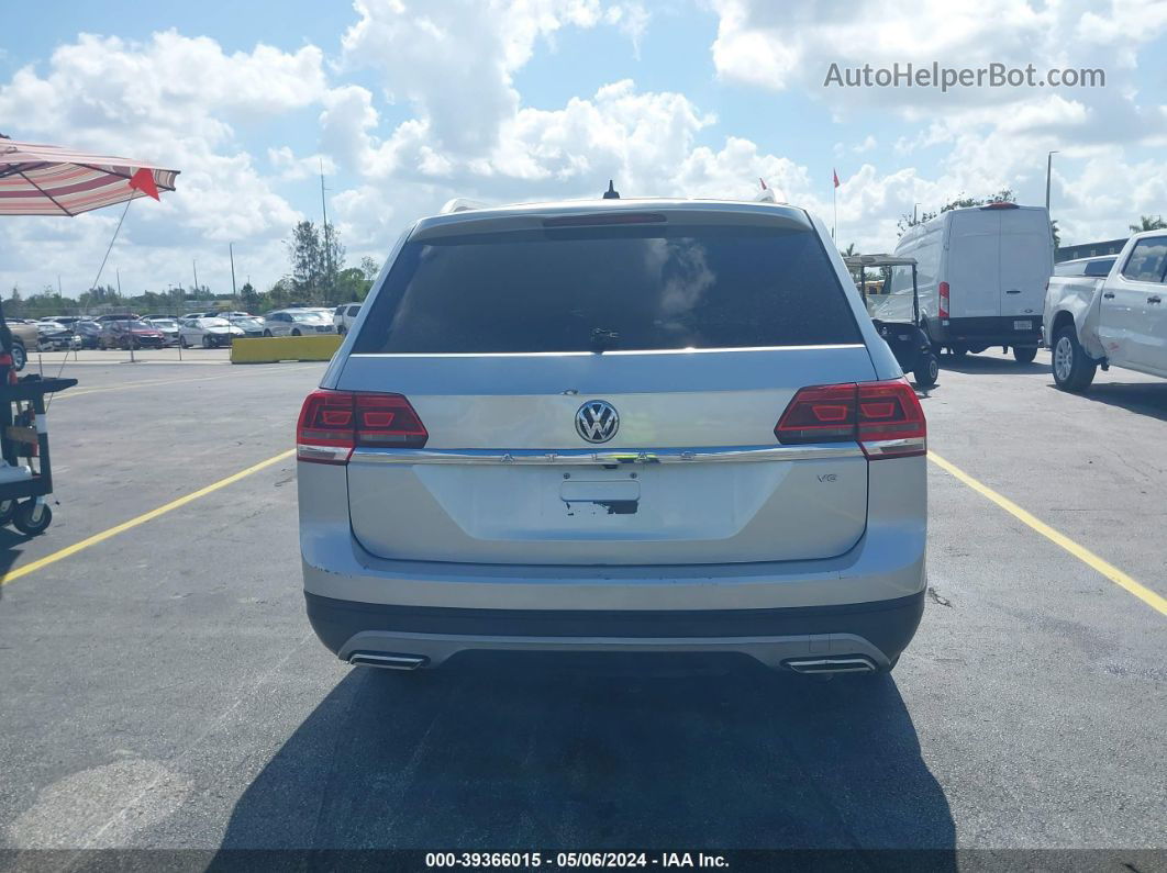 2018 Volkswagen Atlas 3.6l V6 Launch Edition Серебряный vin: 1V2BR2CA8JC502882