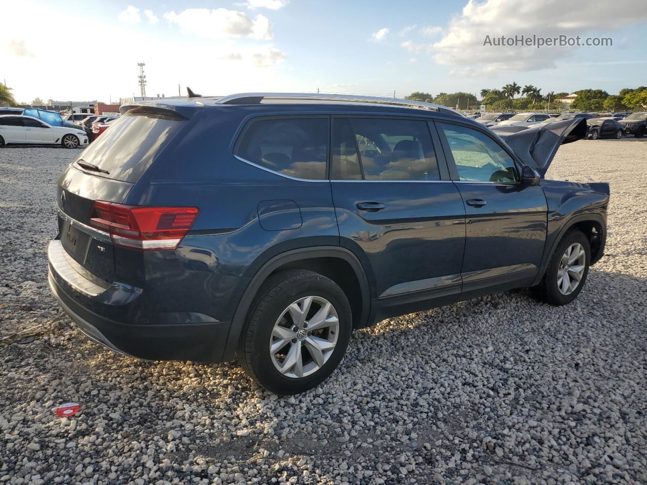 2018 Volkswagen Atlas Se Синий vin: 1V2CP2CA3JC599192