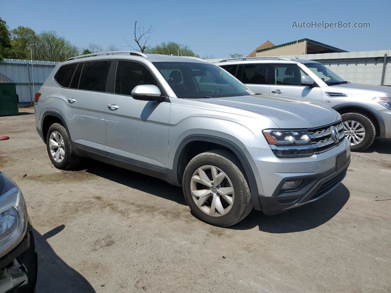 2018 Volkswagen Atlas Se Silver vin: 1V2CR2CA1JC568503