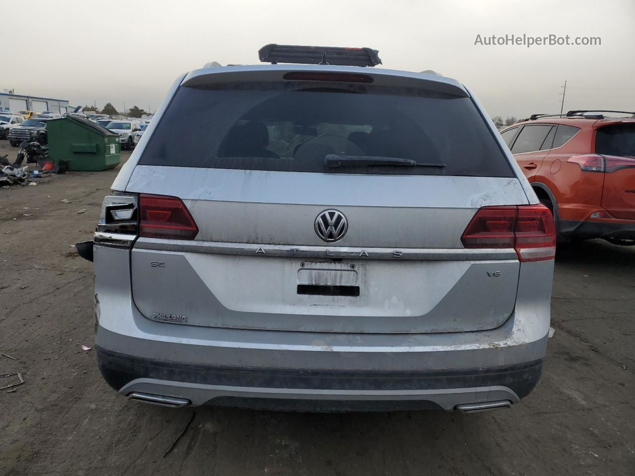 2018 Volkswagen Atlas Se Silver vin: 1V2CR2CA5JC569928
