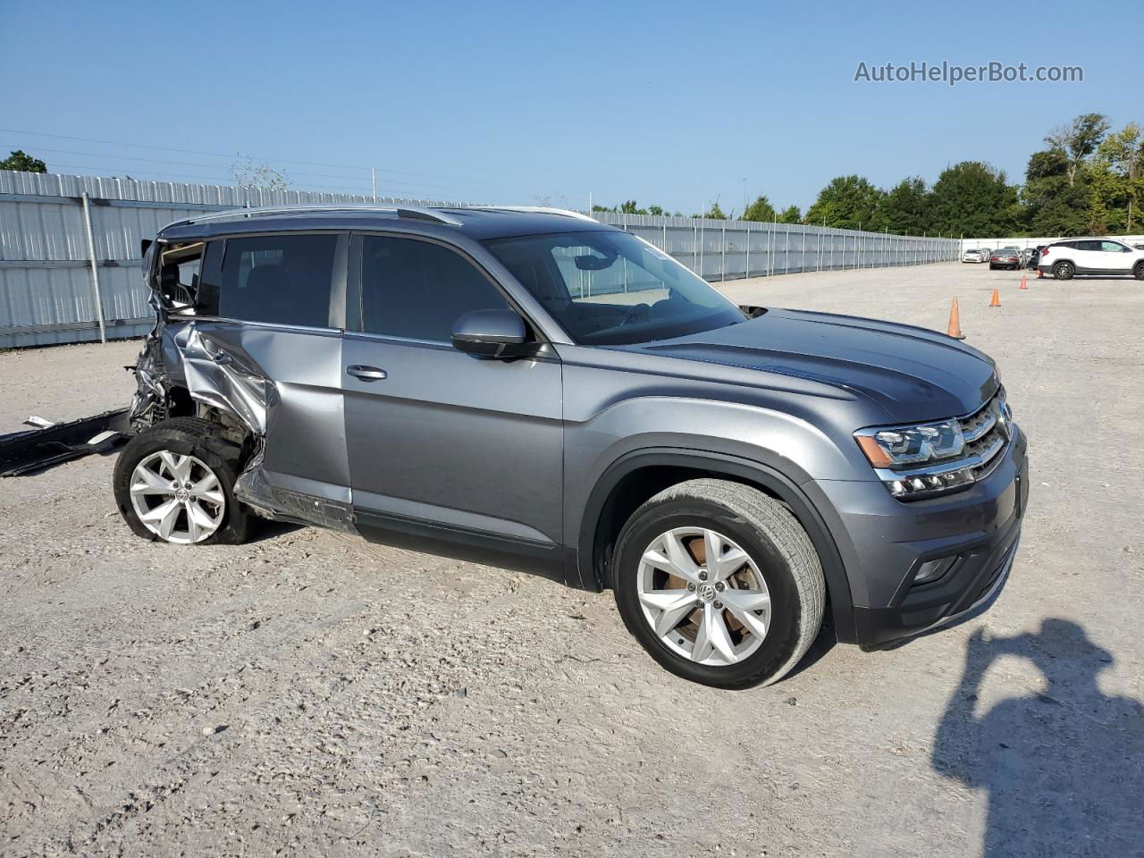 2018 Volkswagen Atlas Se Gray vin: 1V2CR2CA6JC572255