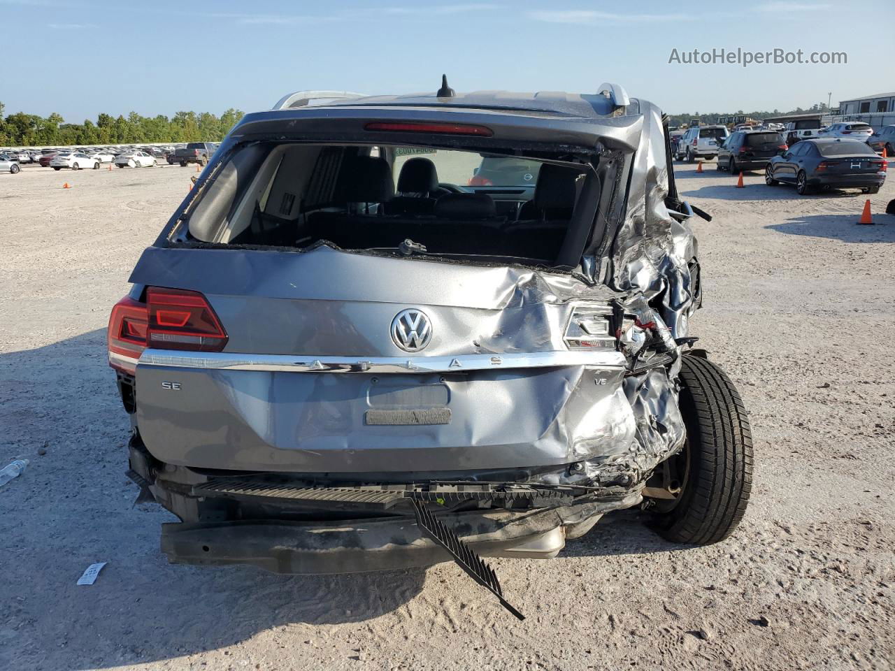 2018 Volkswagen Atlas Se Gray vin: 1V2CR2CA6JC572255