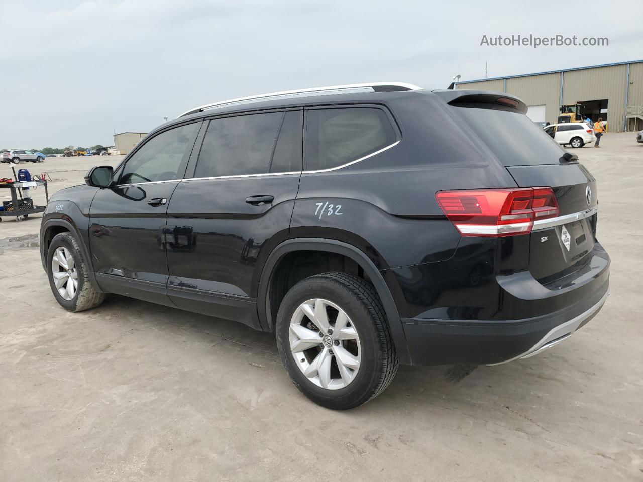 2018 Volkswagen Atlas Se Black vin: 1V2CR2CA8JC562519