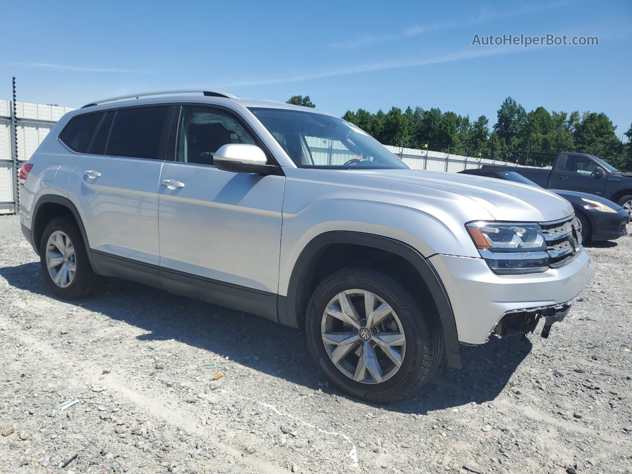 2018 Volkswagen Atlas Se Silver vin: 1V2CR2CA8JC568546