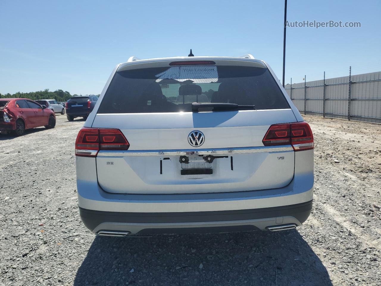2018 Volkswagen Atlas Se Silver vin: 1V2CR2CA8JC568546