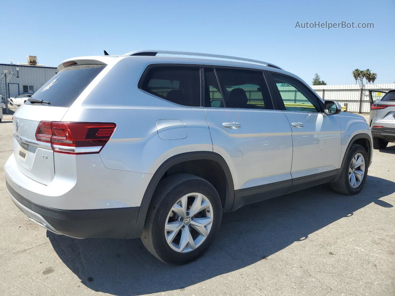 2018 Volkswagen Atlas Se Silver vin: 1V2DP2CA0JC598036