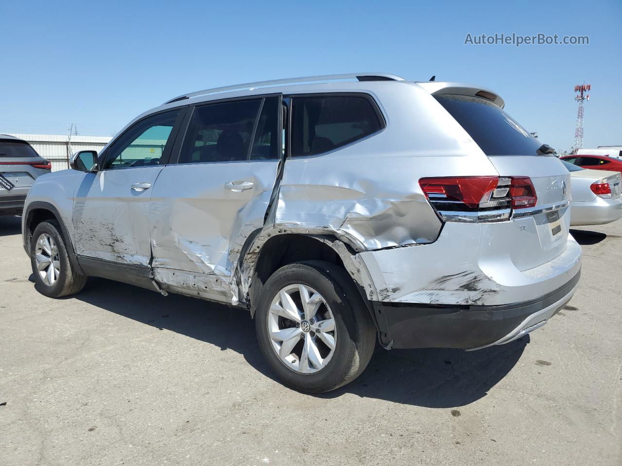 2018 Volkswagen Atlas Se Silver vin: 1V2DP2CA0JC598036