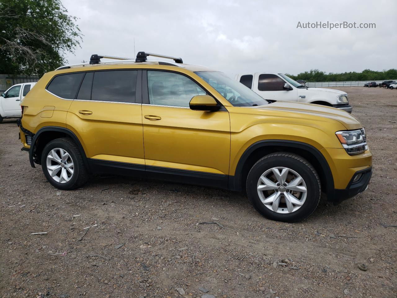 2018 Volkswagen Atlas Se Yellow vin: 1V2DR2CAXJC554894