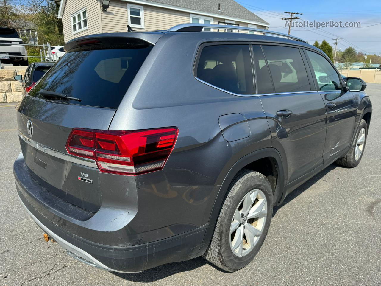 2018 Volkswagen Atlas  Черный vin: 1V2HR2CA2JC515105