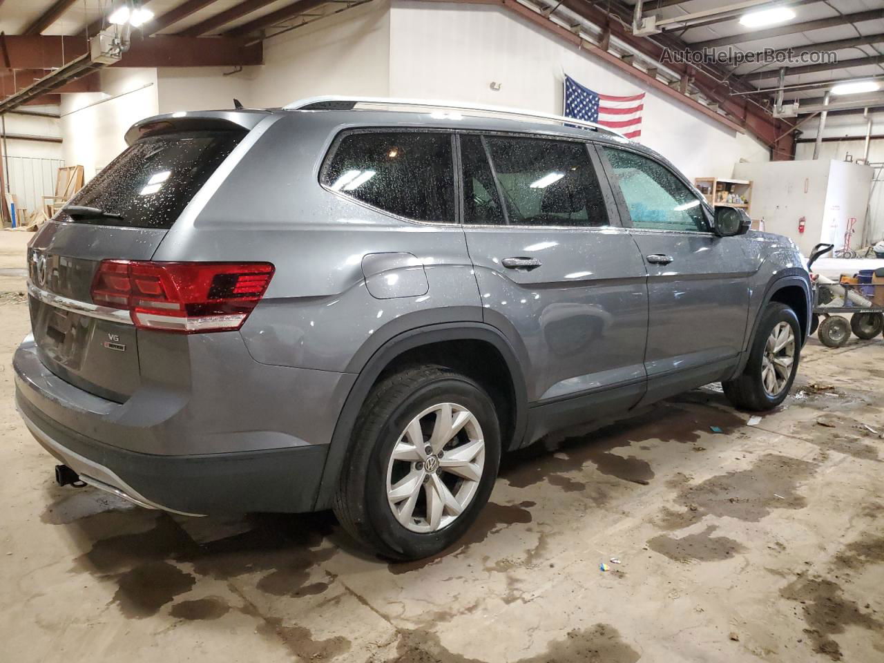 2018 Volkswagen Atlas  Gray vin: 1V2HR2CA4JC512982