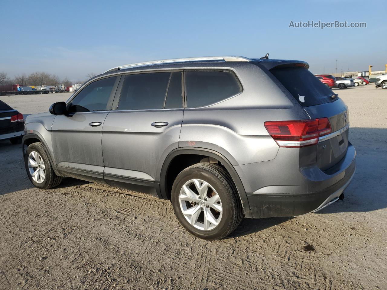 2018 Volkswagen Atlas Se Gray vin: 1V2KR2CAXJC566227