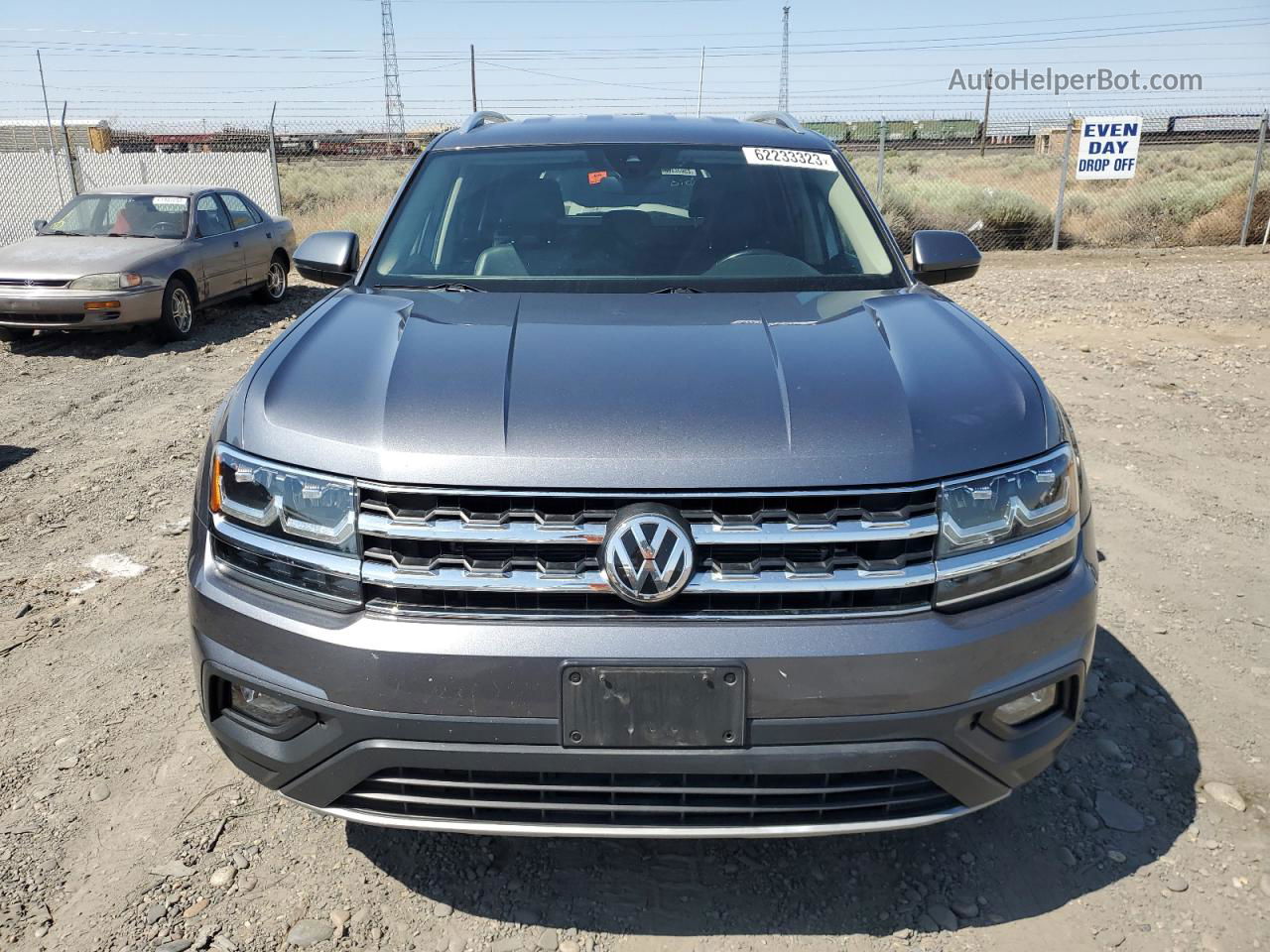 2018 Volkswagen Atlas Se Gray vin: 1V2LR2CA4JC516976